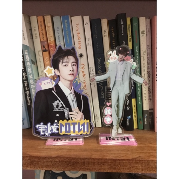Standee hình Lưu Vũ INTO1
