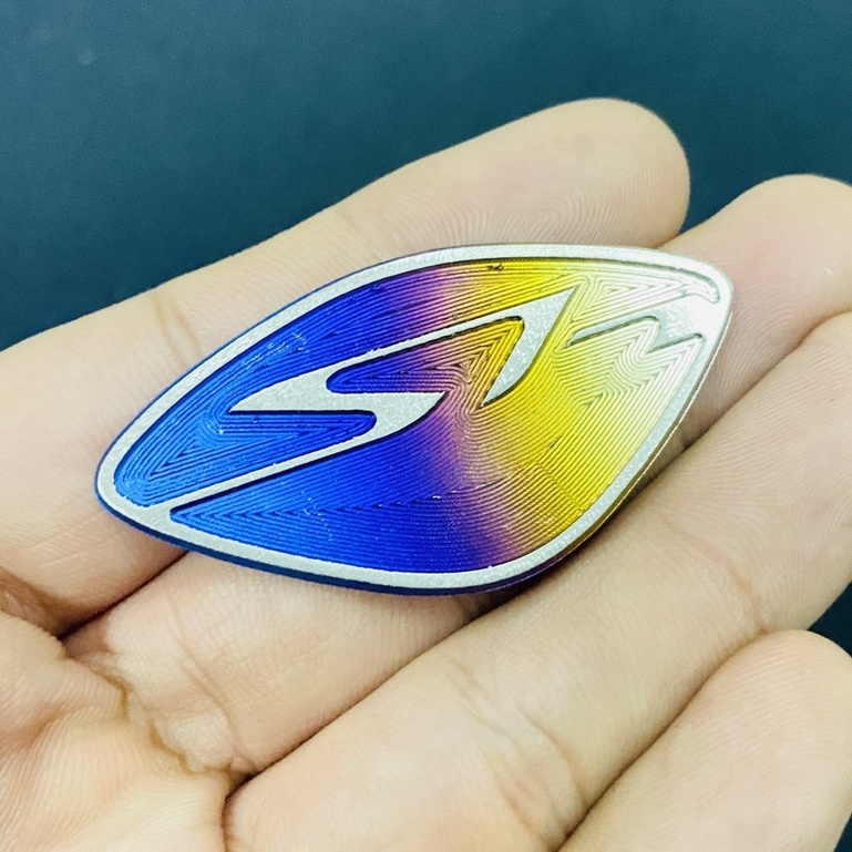 Logo titan dán mặt nạ các dòng xe SH, màu sắc xanh vàng mạnh mẽ ( có sẳn keo )