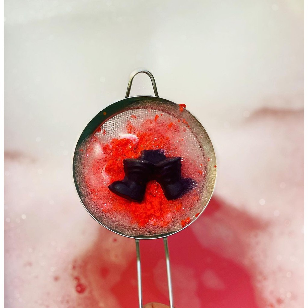 Bánh tạo bọt LUSH - Kinky Boots Bubble Bar