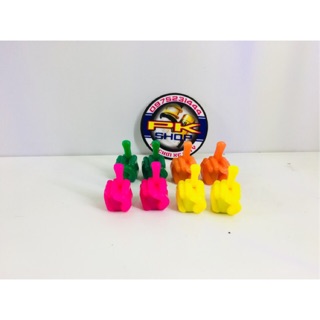 Chụp chân van xe máy hình ngón tay