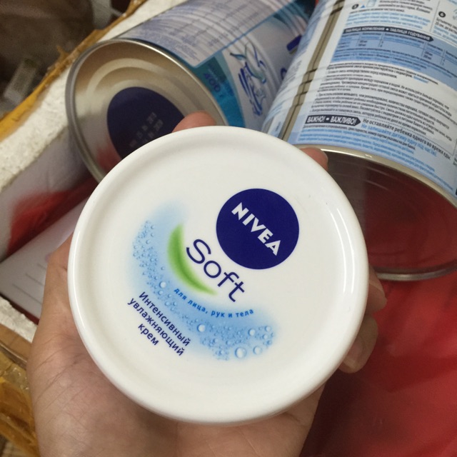 Kem dưỡng ẩm Nivea soft 200 mL và 100 mL