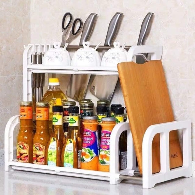 Kệ gia vị có chỗ để thớt