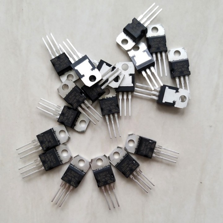 Combo 10 IC Ổn Áp L7812 Chính Hãng – Linh Kiện Máy Hàn