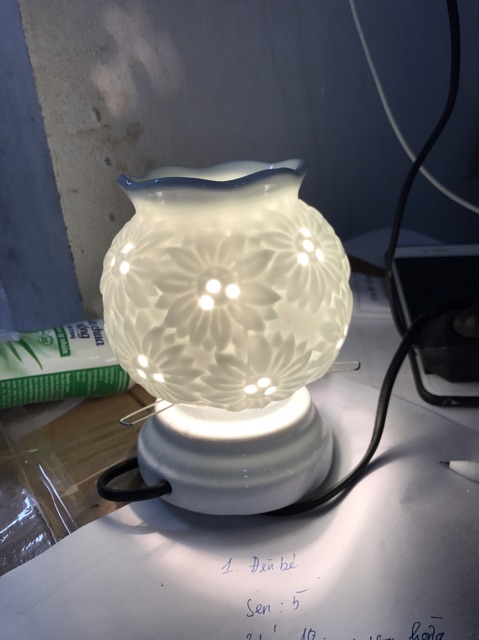 Đèn xông tinh dầu Bát Tràng giao mẫu ngẫu nhiên