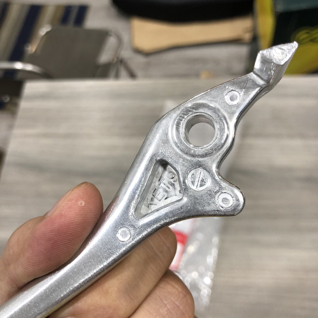 Tay thắng dầu wave S110 chính hãng.