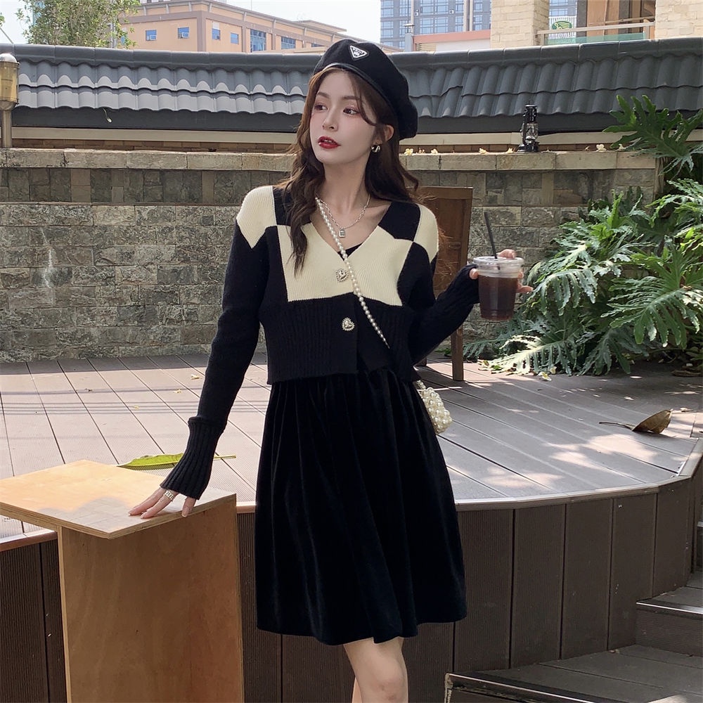 Áo khoác len tay dài cổ chữ V màu sắc tương phản phong cách Hàn Quốc cho nữ