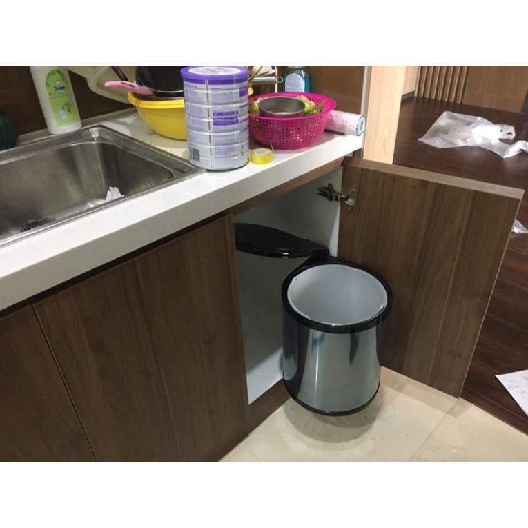 Thùng rác thông minh gắn cánh tủ bếp