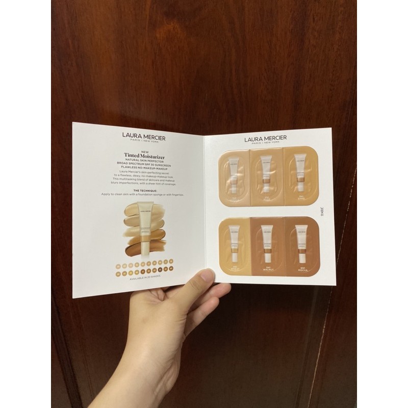 Mẫu thử kem nền Laura Mercier Tinted moisturizer natural skin perfector SPF50