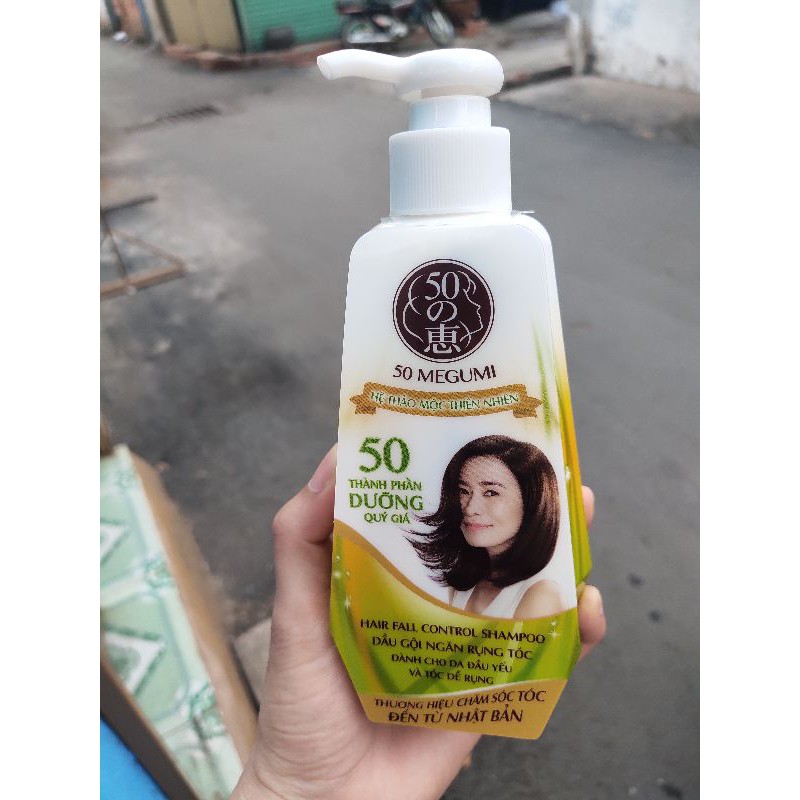 Dầu Gội Thảo Dược Ngăn Rụng Tóc 50 Megumi 250ml