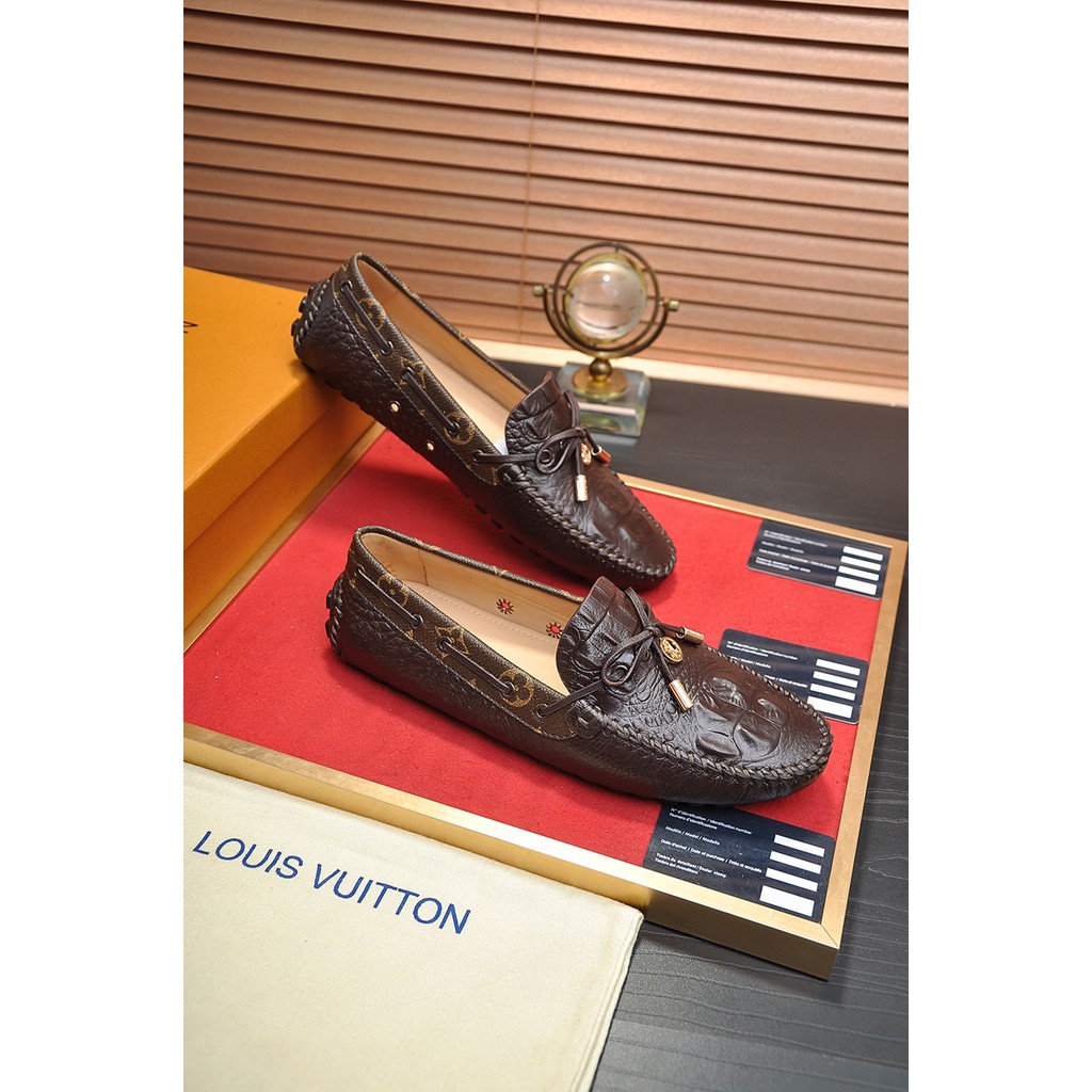 Giày lười nam da thật Louis Vuitton LV thiết kế ấn tượng và cá tính, mang dáng vẻ mới lạ, độc đáo