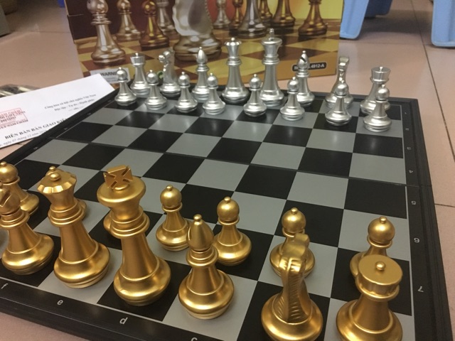 Bộ cờ vua nam châm Big szie. tăng tư duy trí tuệ cho trẻ