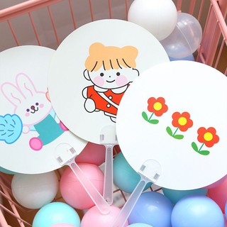 Quạt nhựa tròn cầm tay hình cute