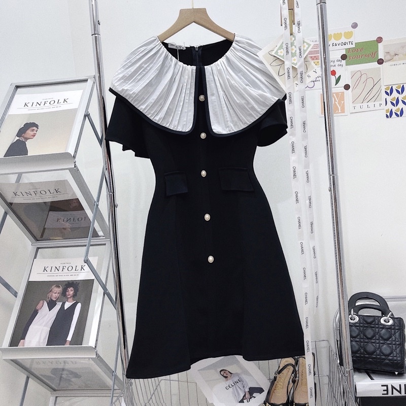 Váy Đen Thiết Kế Cổ Bèo