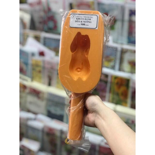1 khuôn nhựa gõ Vĩnh Trường hình con heo làm bánh trung thu 50 - 100gram