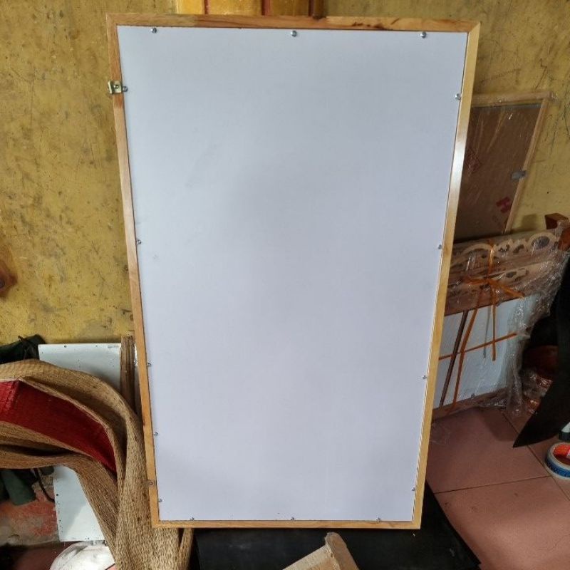 Bảng menu đen khung gỗ. bán kèm giá vẽ