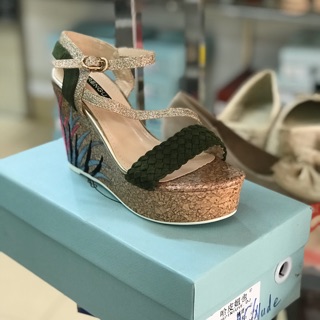 Dép đế suồng siêu nhẹ