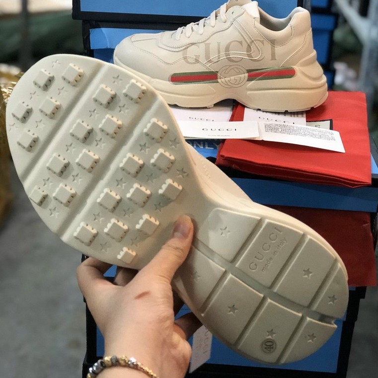 Gc rython chữ ngang hàng hót hít luôn đẳng cấp đế cao 5cm