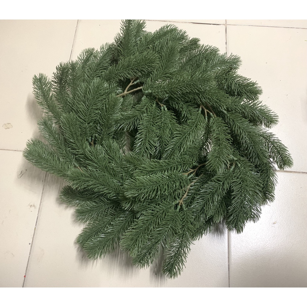 Dây lá thông trang trí noel