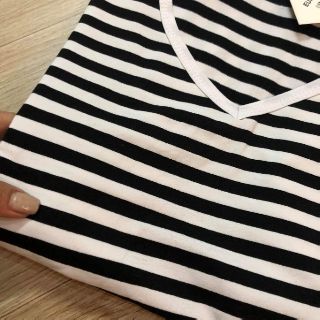 Áo phông HM cổ tim H&M VNXK
