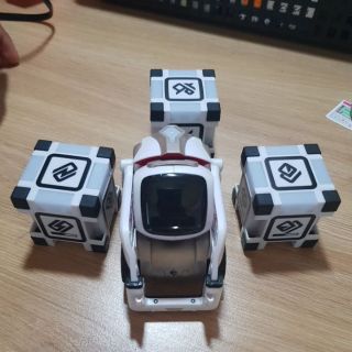 Robot thú cưng Cozmo(like new 99%)