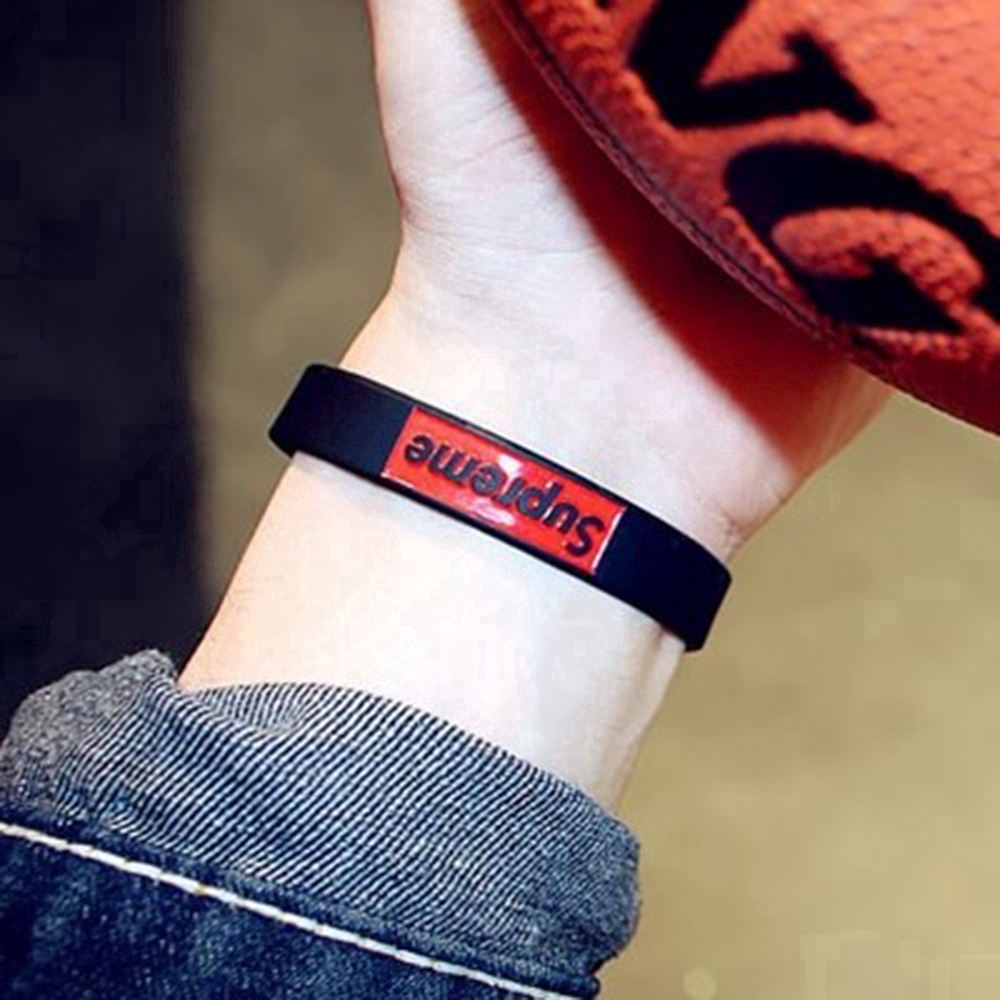 Vòng Tay Silicon Màu Trơn In Chữ Thời Trang