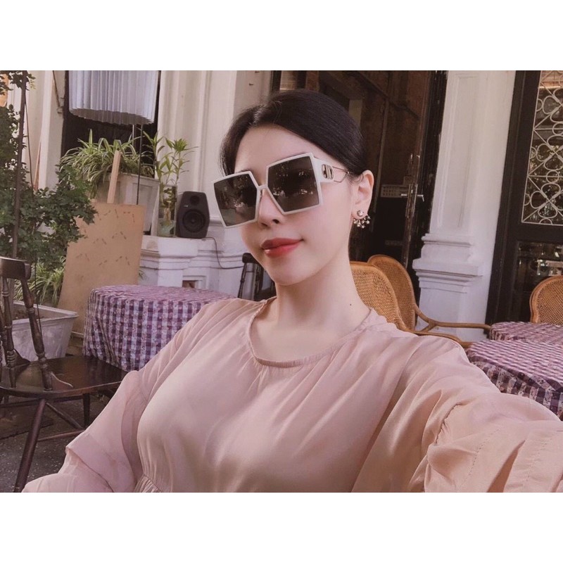 Kính Hiệu Vuông Lớn Sành Điệu | BigBuy360 - bigbuy360.vn