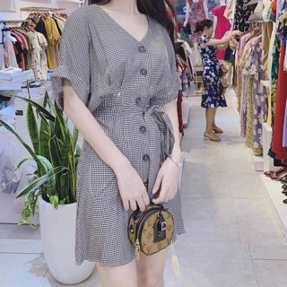 Bán sỉ váy kẻ cổ v cúc dọc