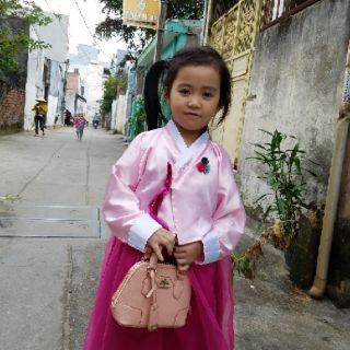 Set 2 chi tiết Hanbok cho bé iu