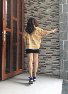 Áo sơ mi oversize caro vàng