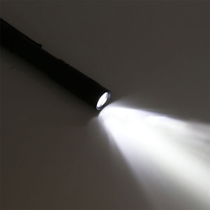 Đèn pin mini cây bút bỏ túi trong y khoa