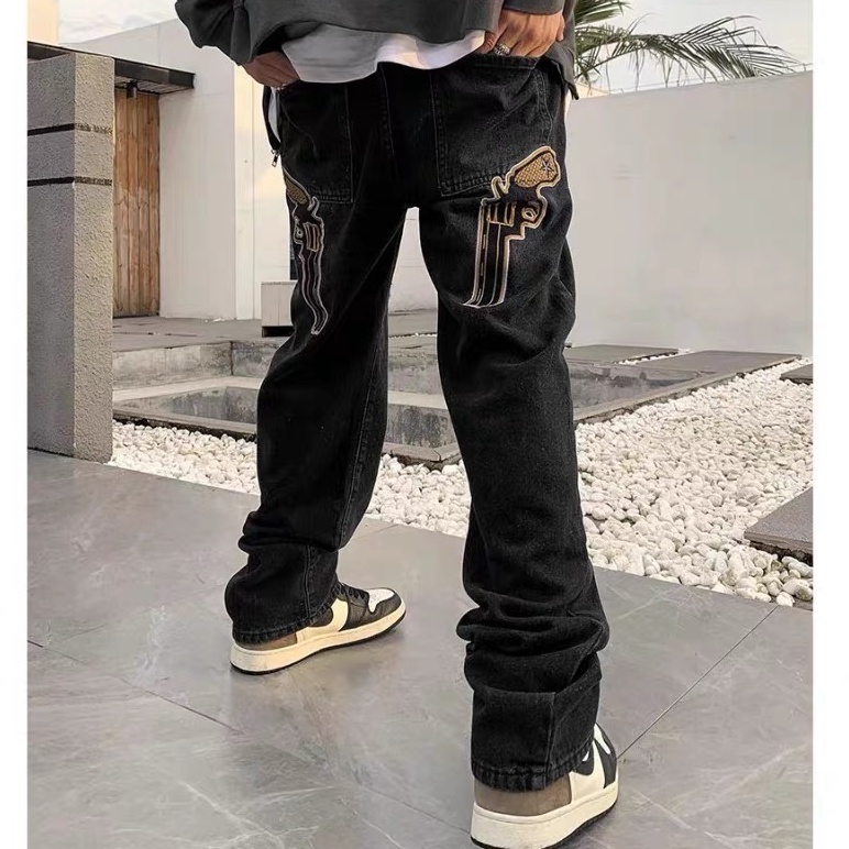 Quần jean ống rộng unisex họa tiết thêu súng phong cách đường phố