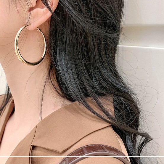 Khuyên tai vòng tròn đầu thon cá tính KT80