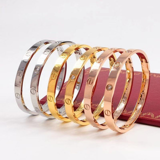 Vòng Đeo Tay Bằng Thép Titan Mạ Vàng 18k Khắc Logo Xinh Xắn