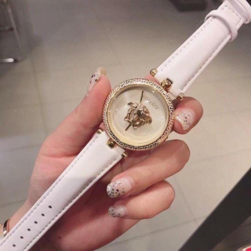 Đồng hồ nữ Versace dây da độc đáo