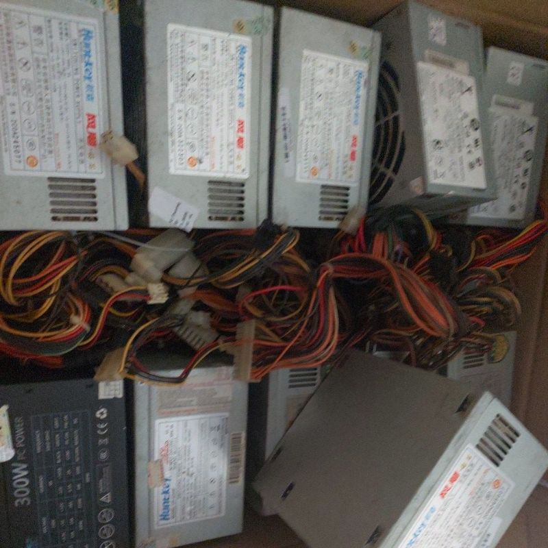 Nguồn máy tính có đầu 6 pin gắn card rời hoạt động tốt (đã sử dụng)