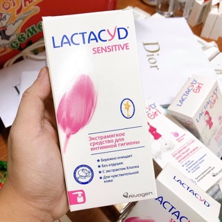 Dung dịch vệ sinh lactacyd 200ml  mua 2 tặng 1 gấu bông - ảnh sản phẩm 1