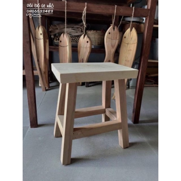 Ghế đôn gỗ tự nhiên mặt vuông 4 chân  chiều  cao 35 CM
