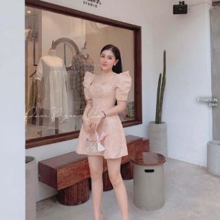 Đầm gấm cổ vuông tay phồng!