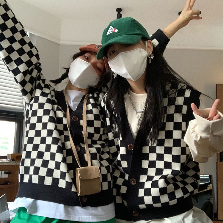 Áo khoác cardigan dệt kim họa tiết bàn cờ mới năm 2021