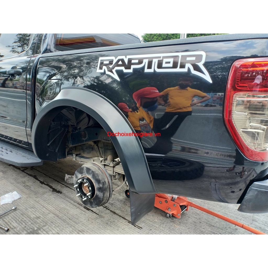 Miếng đệm lốp xe Ford Ranger XLS, XLT, Wildtrak, Raptor