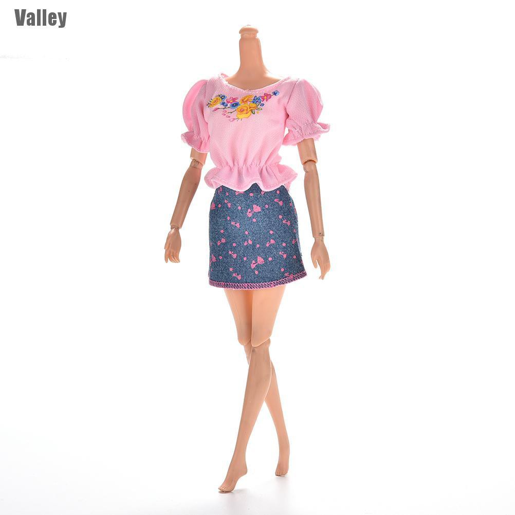 Bộ 2 Áo Thun Màu Hồng + Chân Váy Denim Cho Búp Bê Barbie