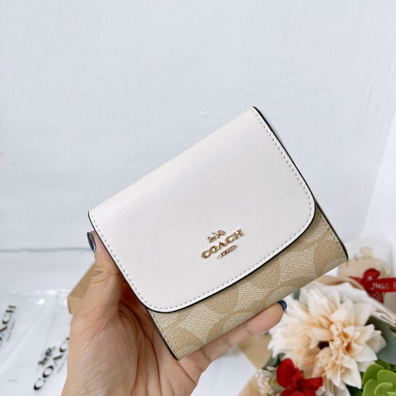 💥Ví Coach nắp tròn💥Rẻ vô địch