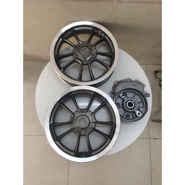 Cặp mâm vành xe vespa sprint / vespa primavera thương hiệu piaggio chất liệu thép nguyên khối có hai màu
