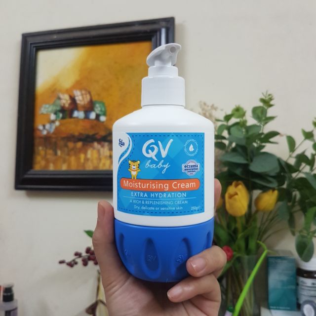 Kem dưỡng ẩm cho bé QV baby