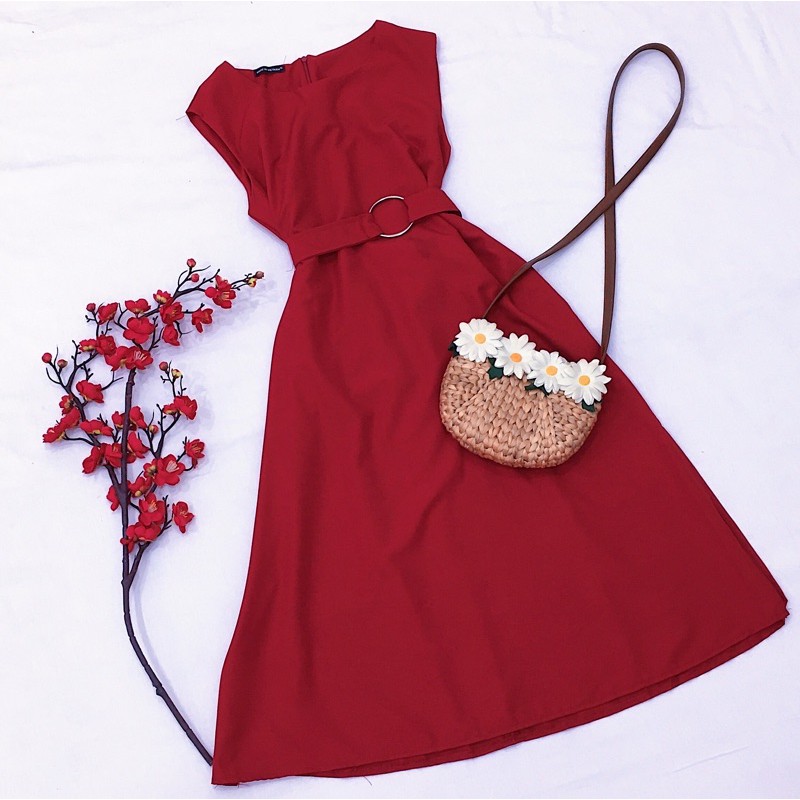 Đầm đỏ suông dài kèm belt