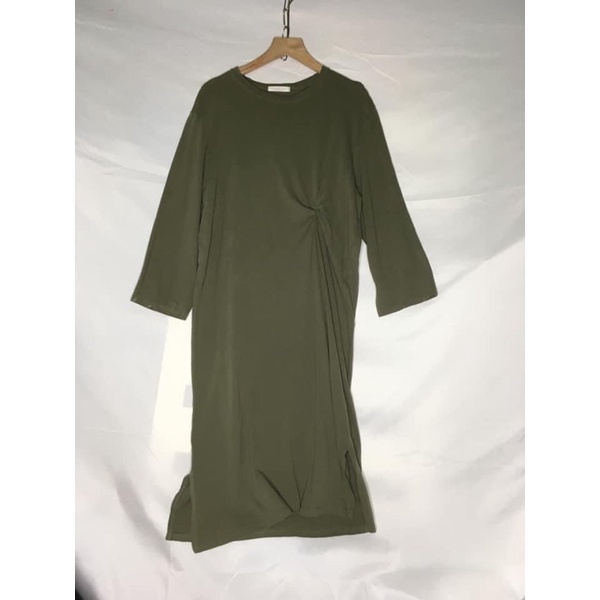 hàng si) “ áo măng tô Hàn màu rêu mới 97% cho 55kg đổ lại | BigBuy360 - bigbuy360.vn