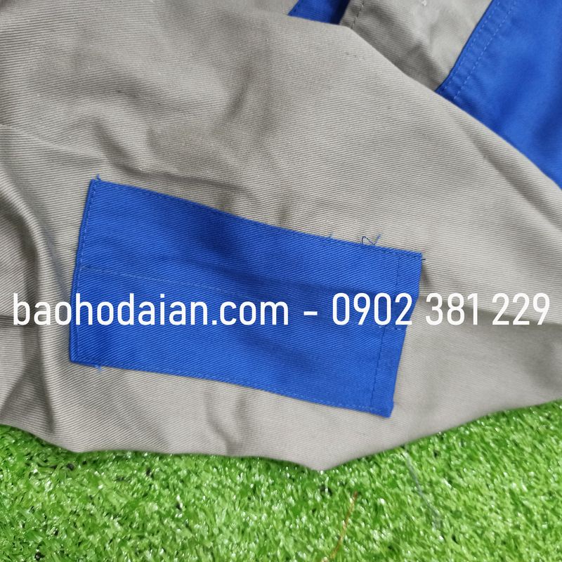 Quần áo bảo hộ lao động vải kaki 31 túi hộp ghi đất phối xanh - M13