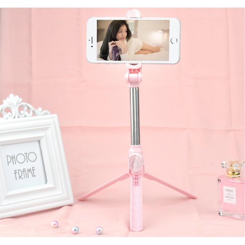 Gậy chụp ảnh selfie monopod gắn điện thoại có thể xoay 360 độ có đèn LED kèm điều khiển từ xa CRXT10 / 10S | BigBuy360 - bigbuy360.vn