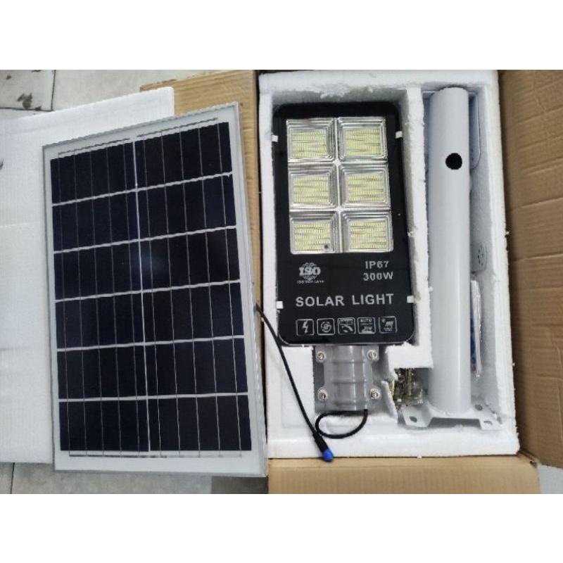 Đèn đường 300w năng lượng mặt trời