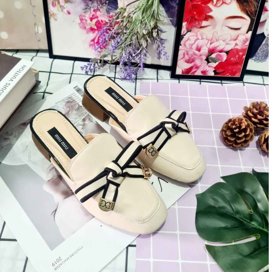 Giày Sục Nơ Mũi Tròn Gắn Khóa Xinh Bao Êm Chân Cao 3p suc_no_cc3p